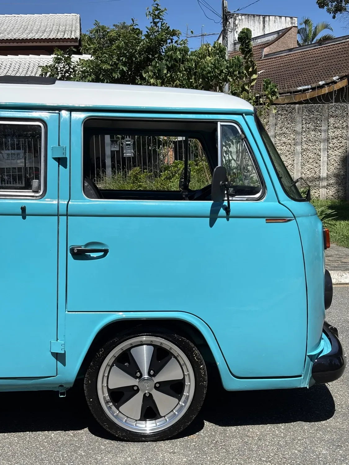Kombi - Foto #15 do anúncio à venda de Carro clássico