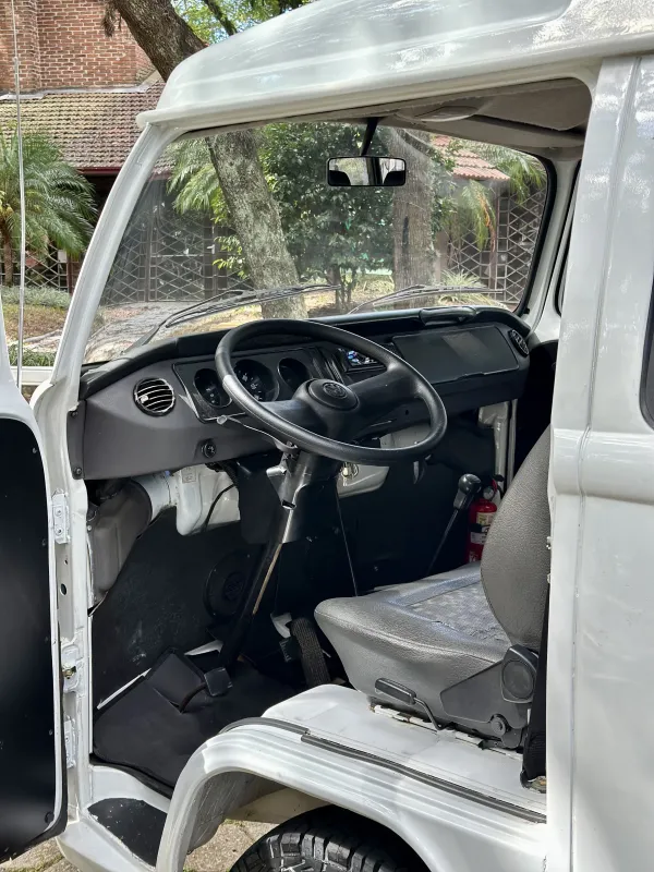 Kombi - Foto #5 do anúncio à venda de Carro clássico