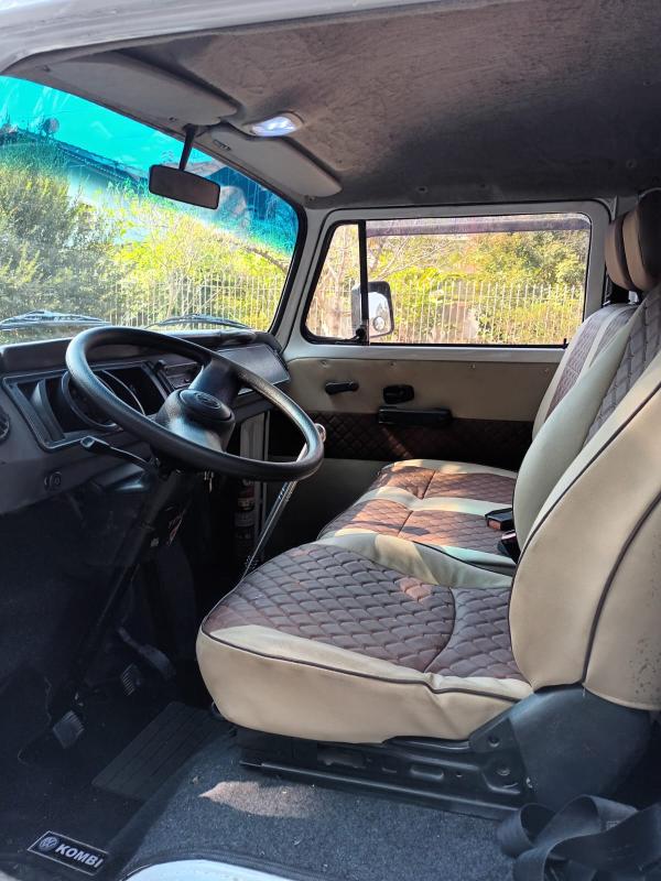 Kombi - Foto #2 do anúncio à venda de Carro clássico