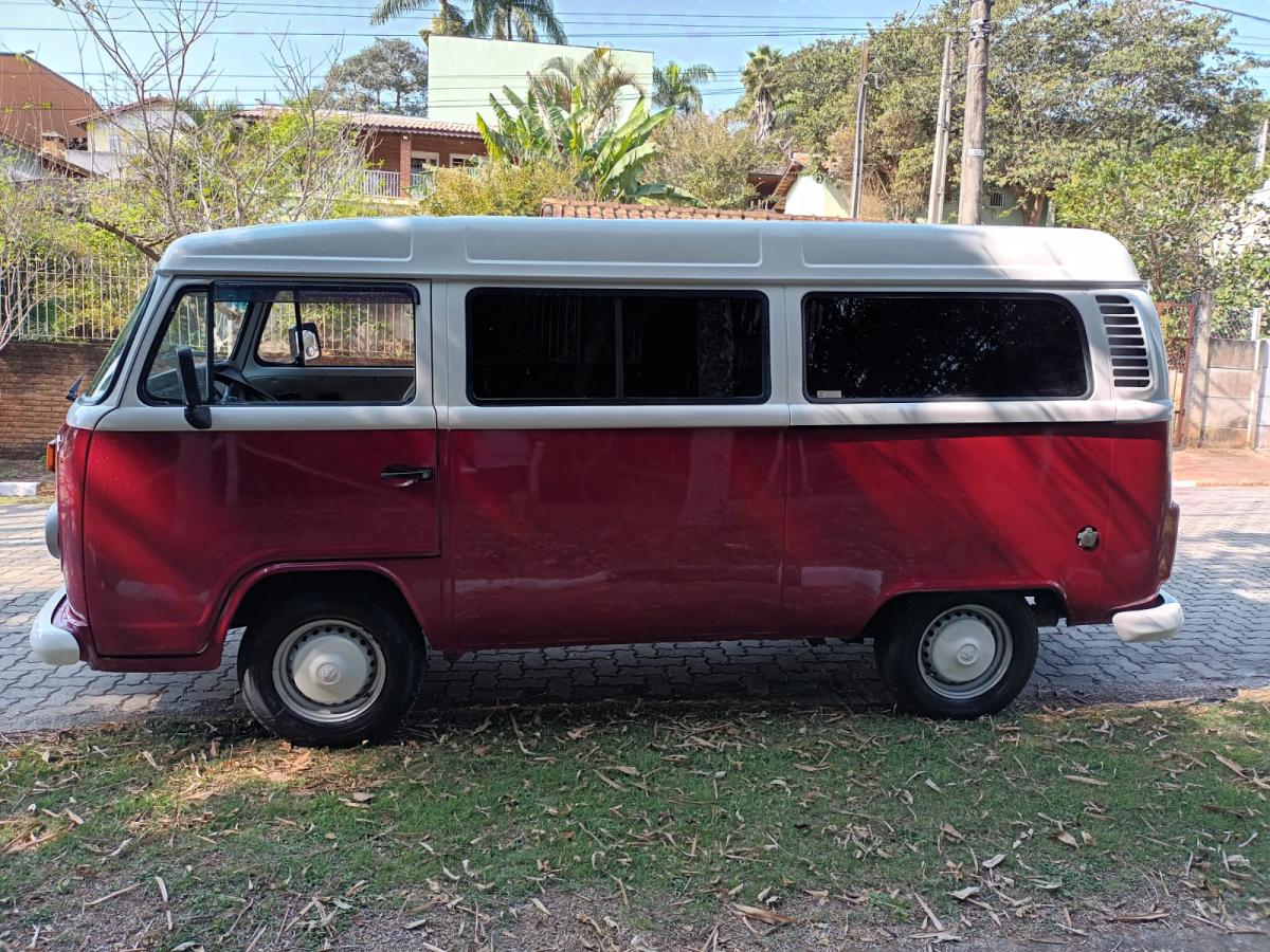 Kombi - Foto #9 do anúncio à venda de Carro clássico