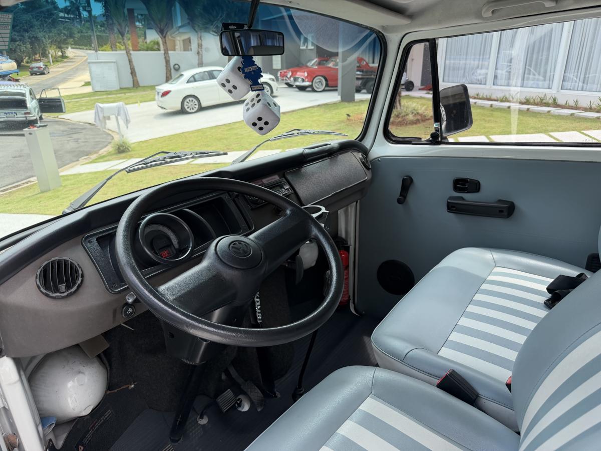 Kombi - Foto #6 do anúncio à venda de Carro clássico