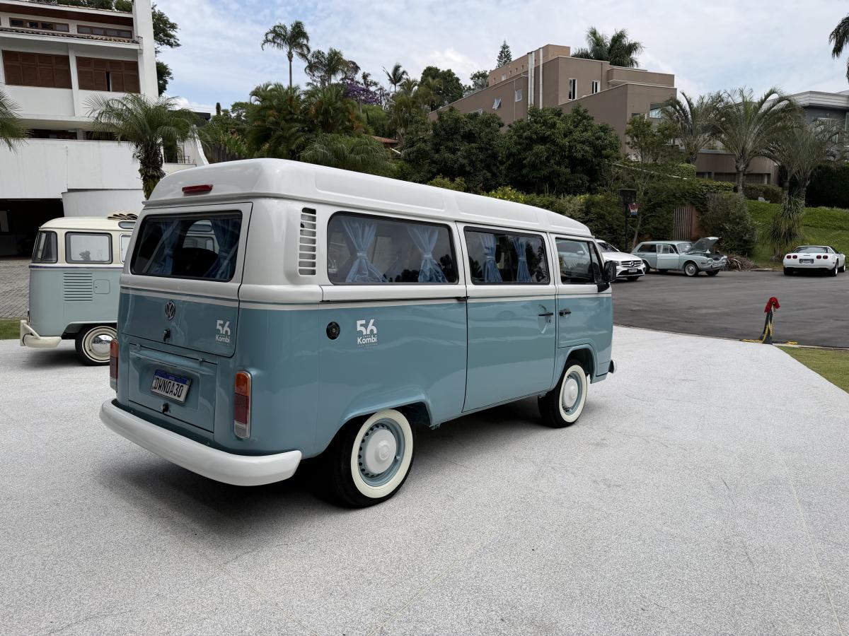 Kombi - Foto #8 do anúncio à venda de Carro clássico