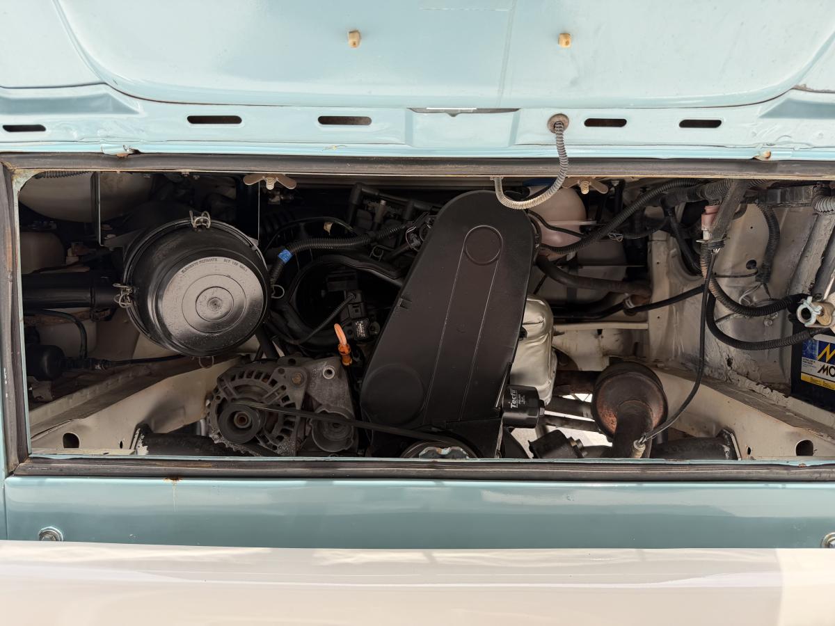 Kombi - Foto #9 do anúncio à venda de Carro clássico