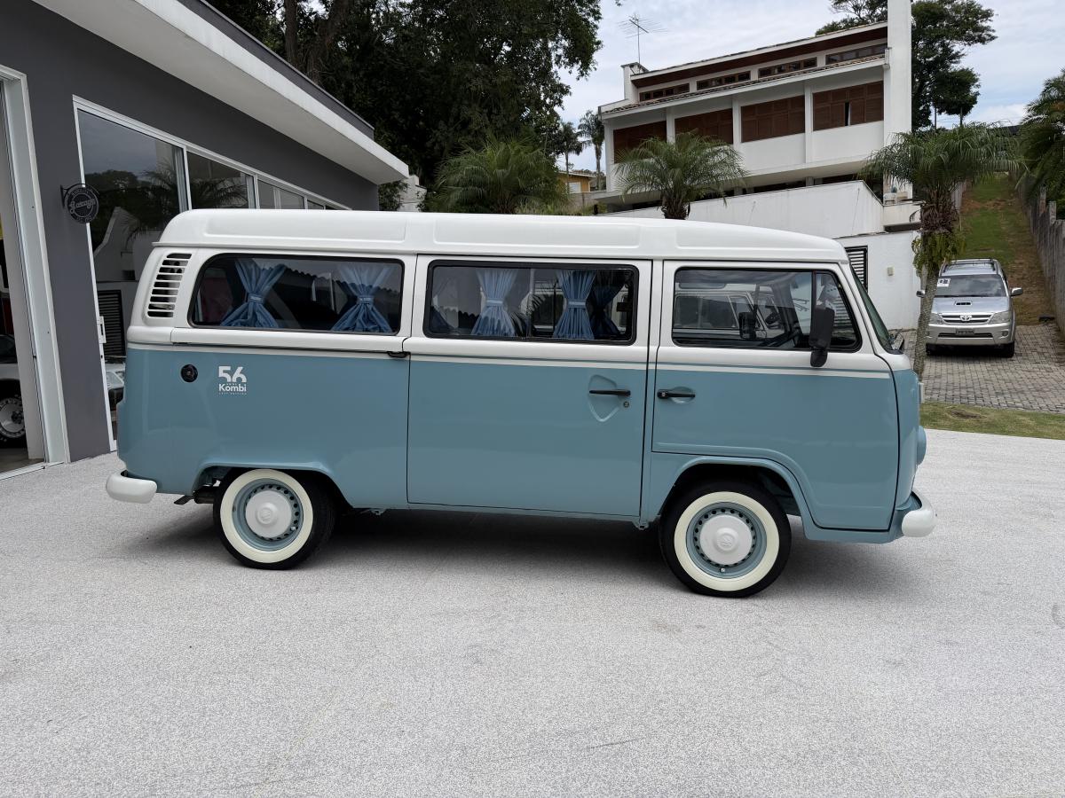 Kombi - Foto #11 do anúncio à venda de Carro clássico