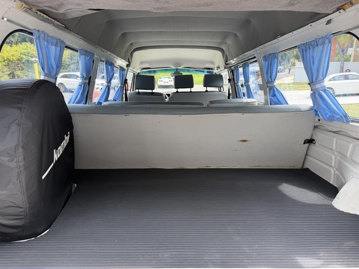 Kombi - Foto #12 do anúncio à venda de Carro clássico