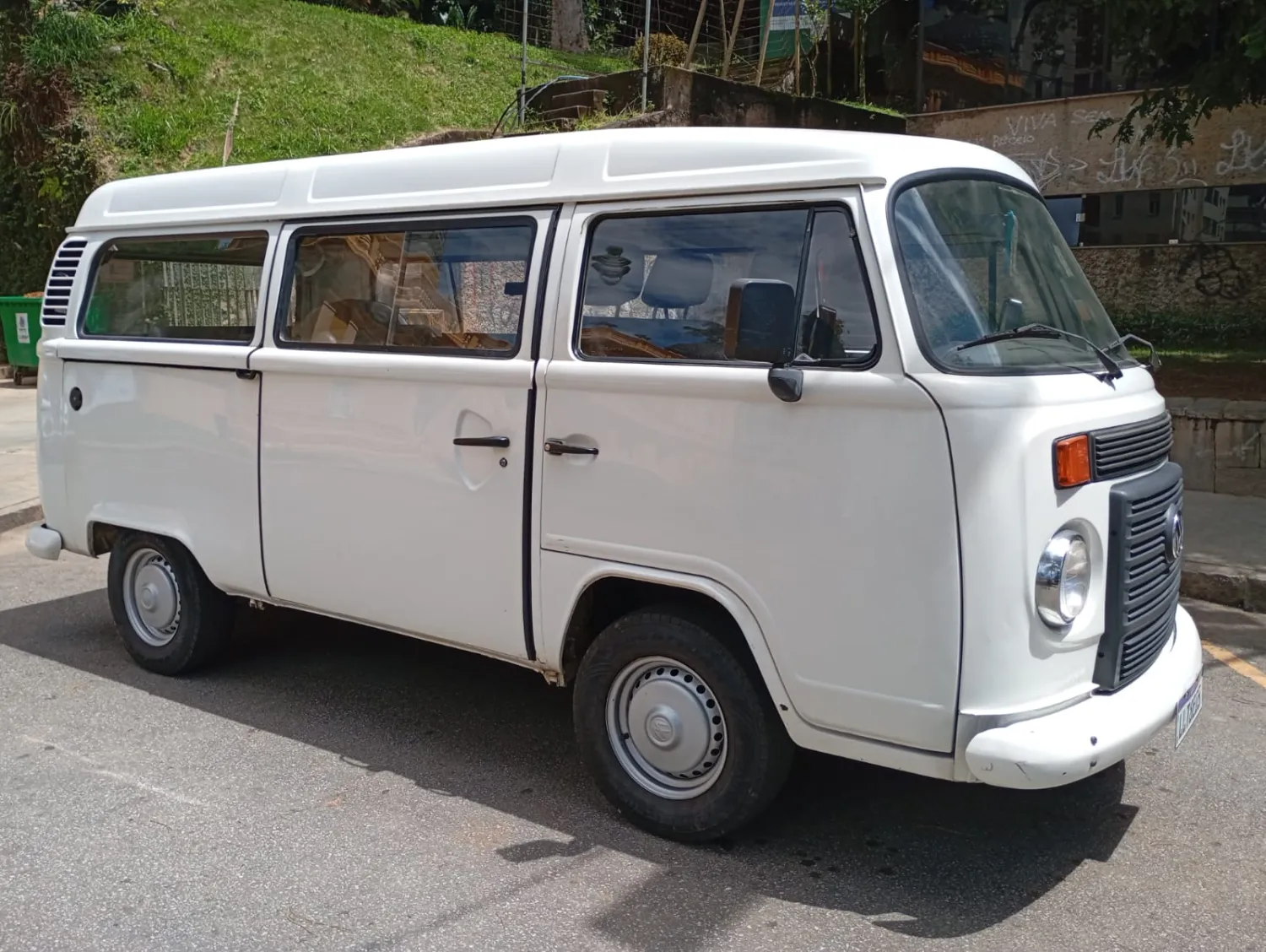 Kombi - Foto #2 do anúncio à venda de Carro clássico