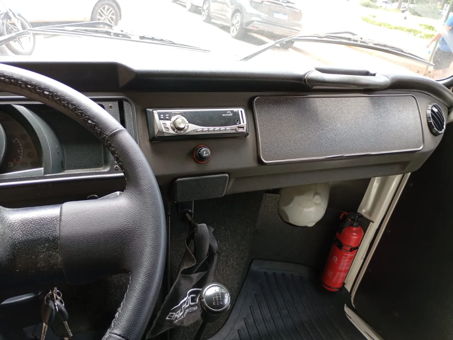 Kombi - Foto #11 do anúncio à venda de Carro clássico