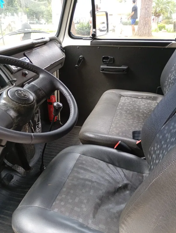Kombi - Foto #17 do anúncio à venda de Carro clássico