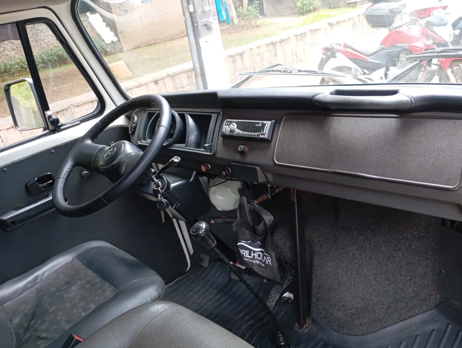 Kombi - Foto #21 do anúncio à venda de Carro clássico
