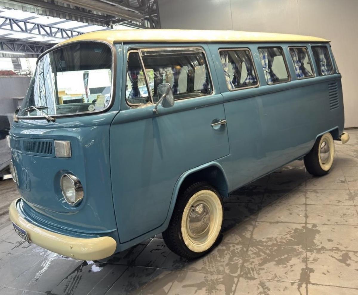 Kombi - Foto #3 do anúncio à venda de Carro clássico