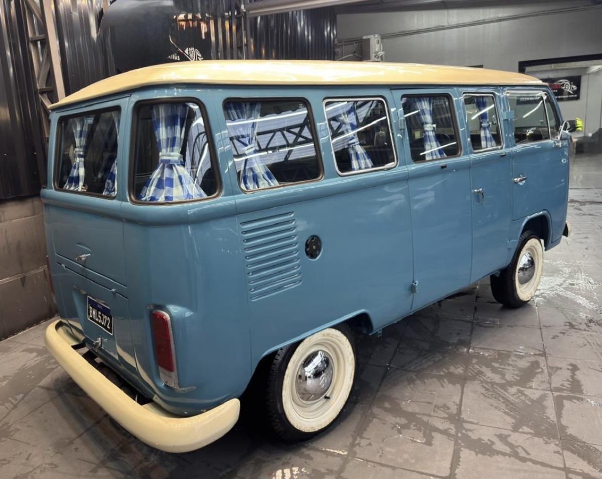 Kombi - Foto #4 do anúncio à venda de Carro clássico