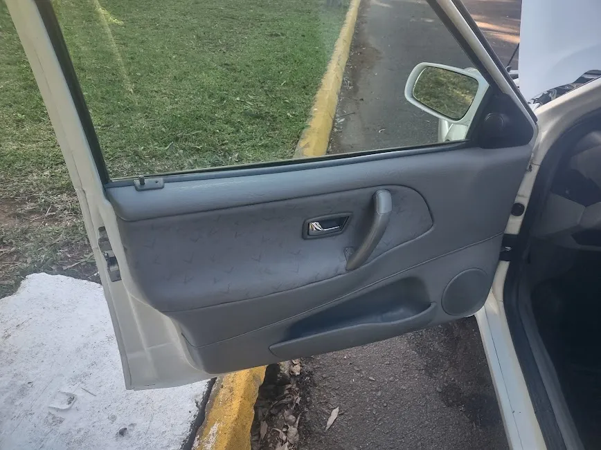 Quantum 1.8 - Foto #15 do anúncio à venda de Carro clássico