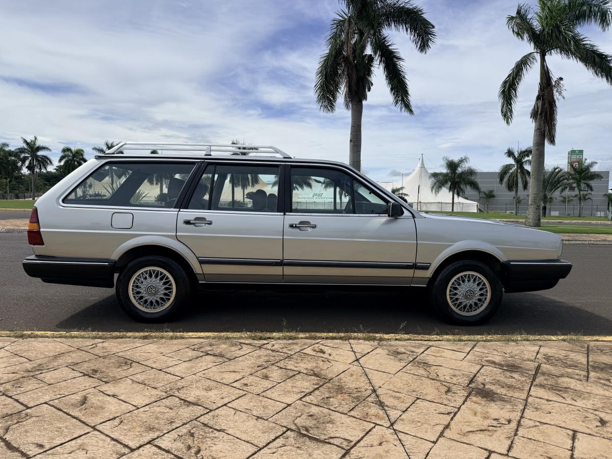 Quantum - Foto #9 do anúncio à venda de Carro clássico