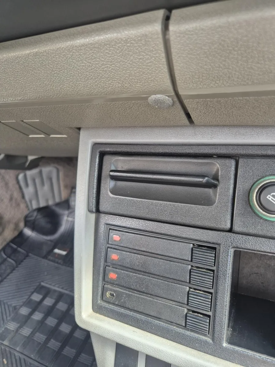 avv-volkswagen-santana-gls-venda-g15r6rq-imagem-025