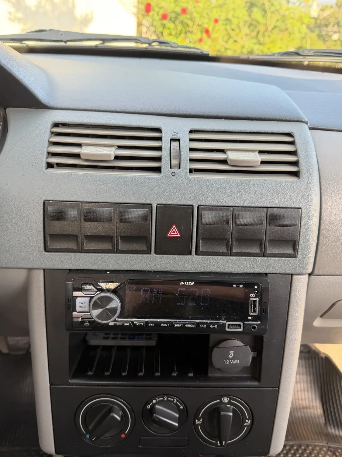 avv-volkswagen-saveiro-venda-0ea0be4-imagem-017