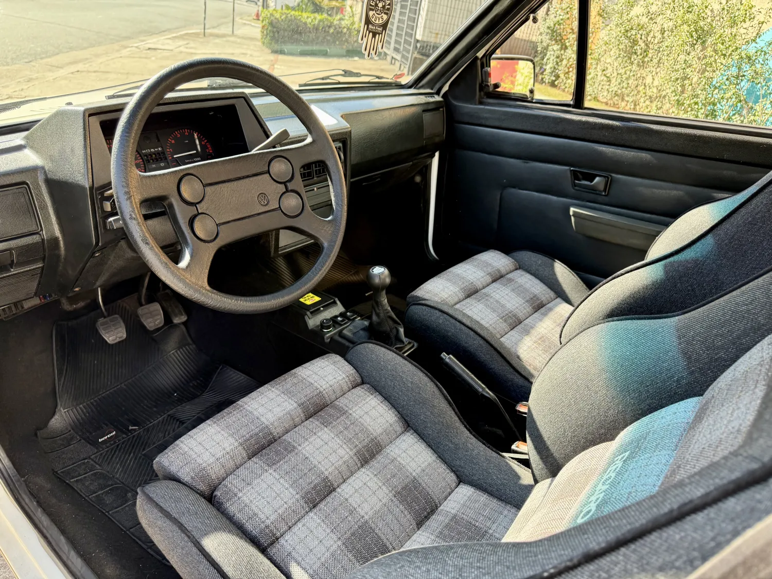 avv-volkswagen-saveiro-venda-2573596-imagem-008