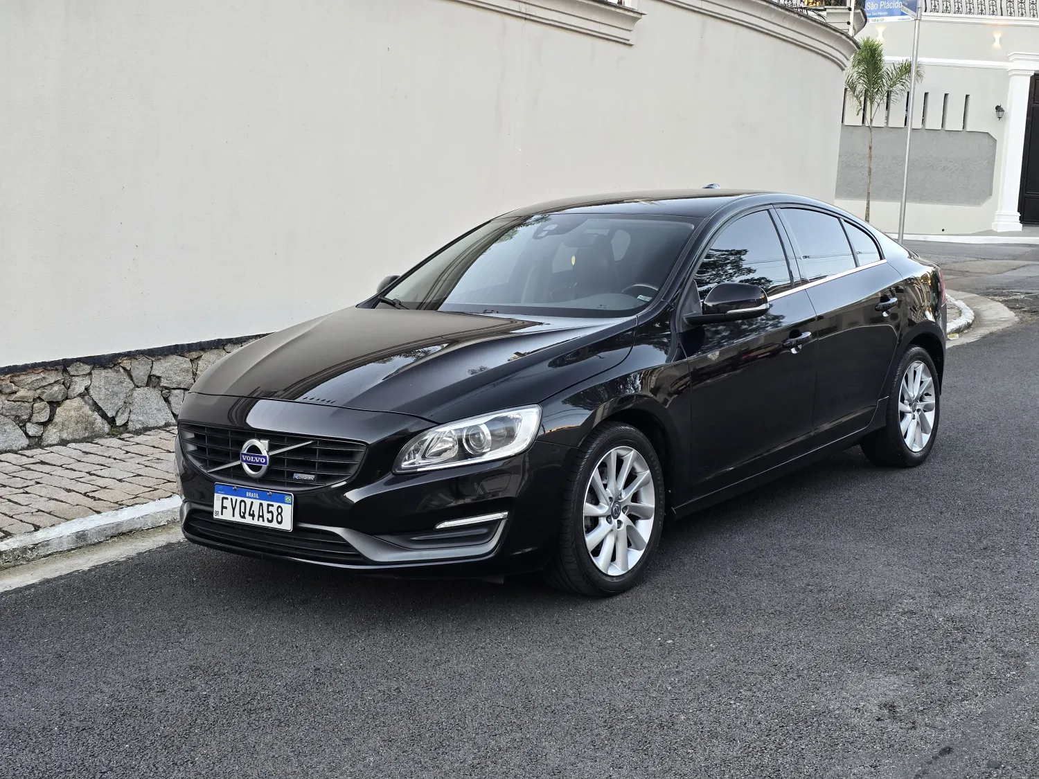 avv-volvo-s60-t5-venda-ig148q8-imagem-001