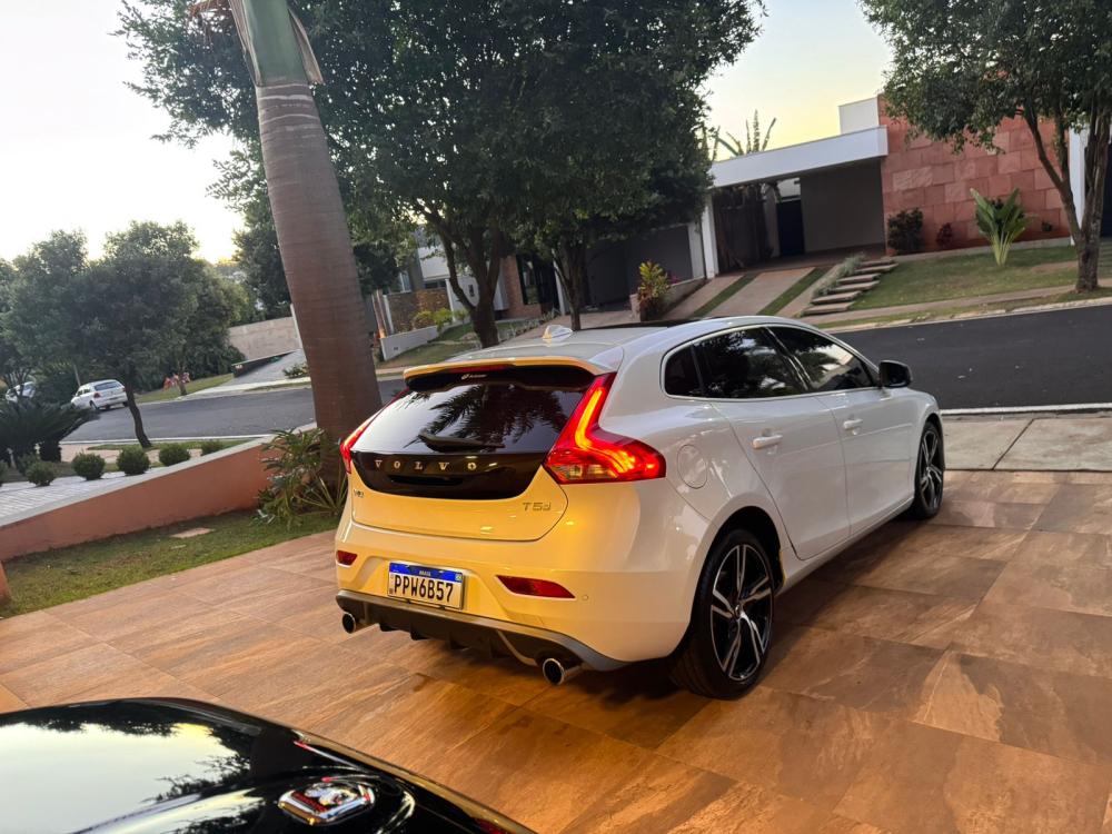 V40 - Foto #3 do anúncio à venda de Carro clássico