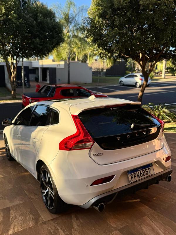 V40 - Foto #7 do anúncio à venda de Carro clássico