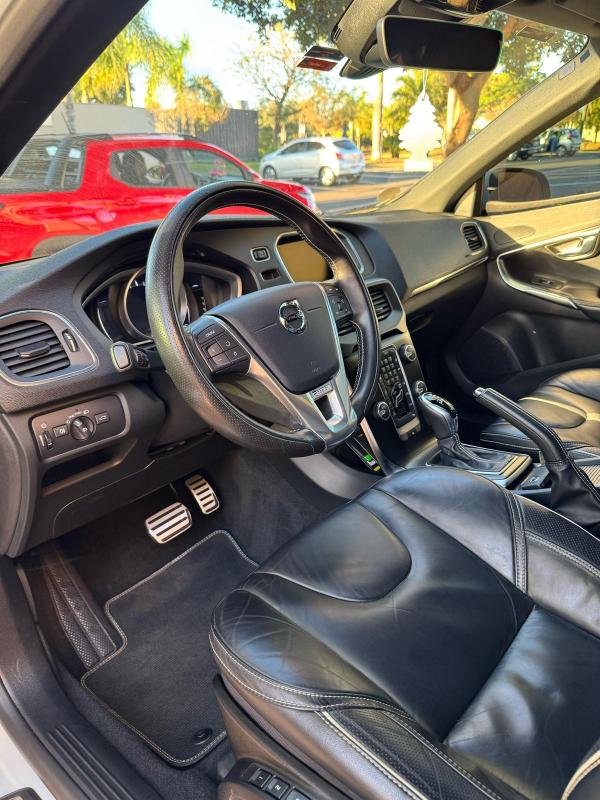 V40 - Foto #12 do anúncio à venda de Carro clássico