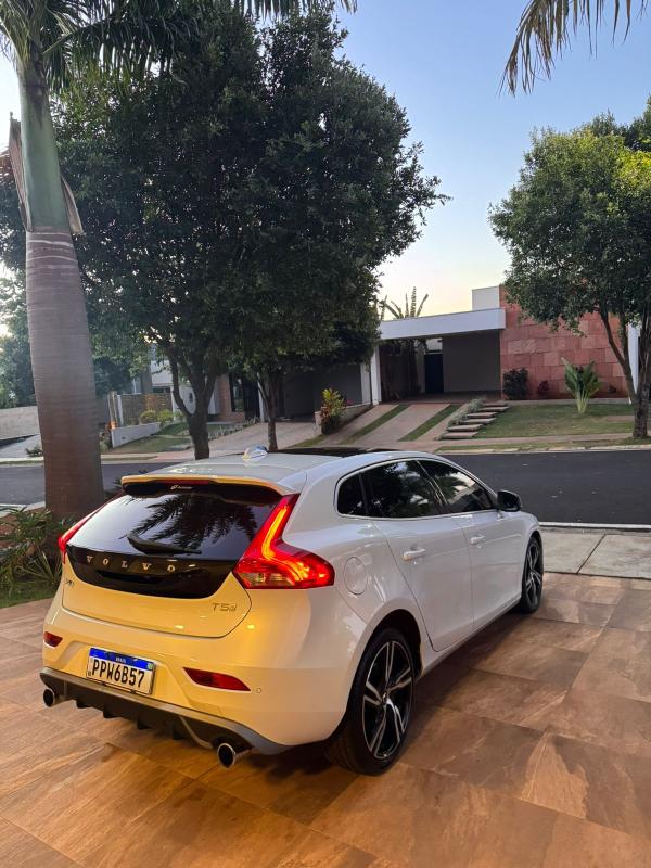 V40 - Foto #14 do anúncio à venda de Carro clássico