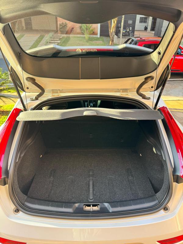 V40 - Foto #17 do anúncio à venda de Carro clássico