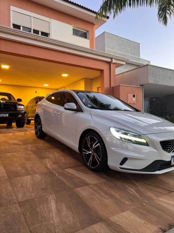 V40 - Foto #20 do anúncio à venda de Carro clássico