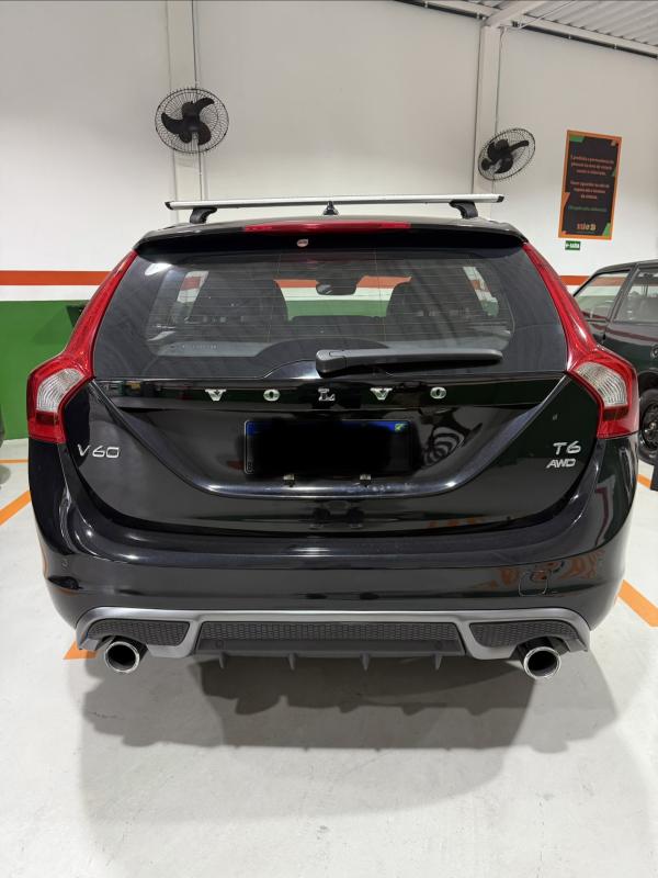 V60 - Foto #2 do anúncio à venda de Carro clássico