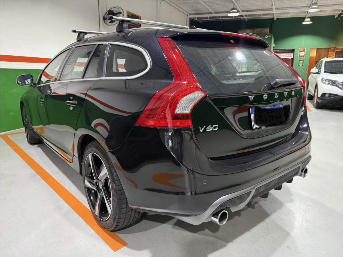 V60 - Foto #15 do anúncio à venda de Carro clássico