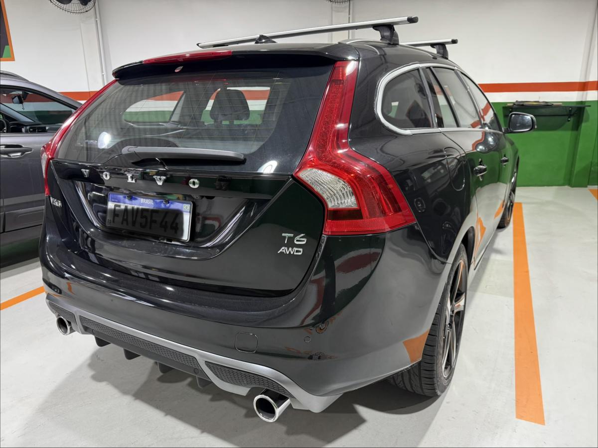 V60 - Foto #22 do anúncio à venda de Carro clássico