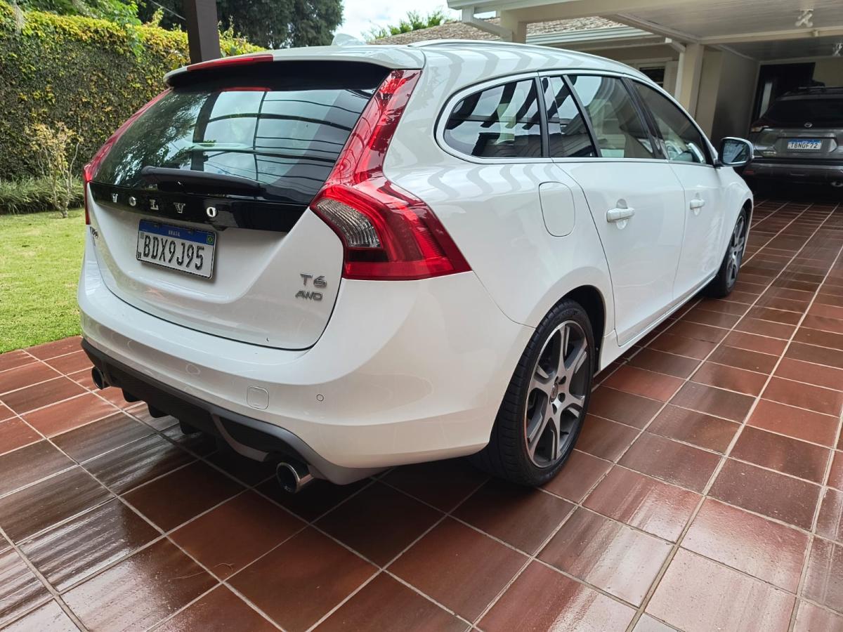 V60 - Foto #13 do anúncio à venda de Carro clássico