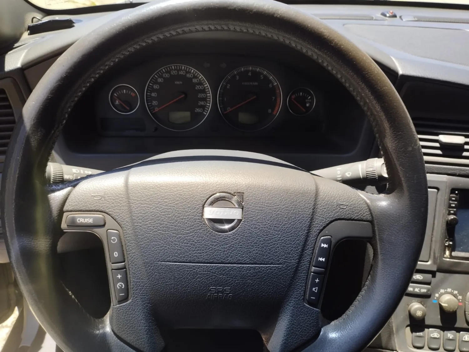 V70 - Foto #8 do anúncio à venda de Carro clássico